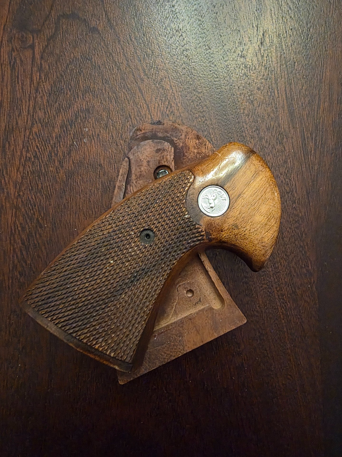 Griffschalen Colt Officer's Match – Bild 1