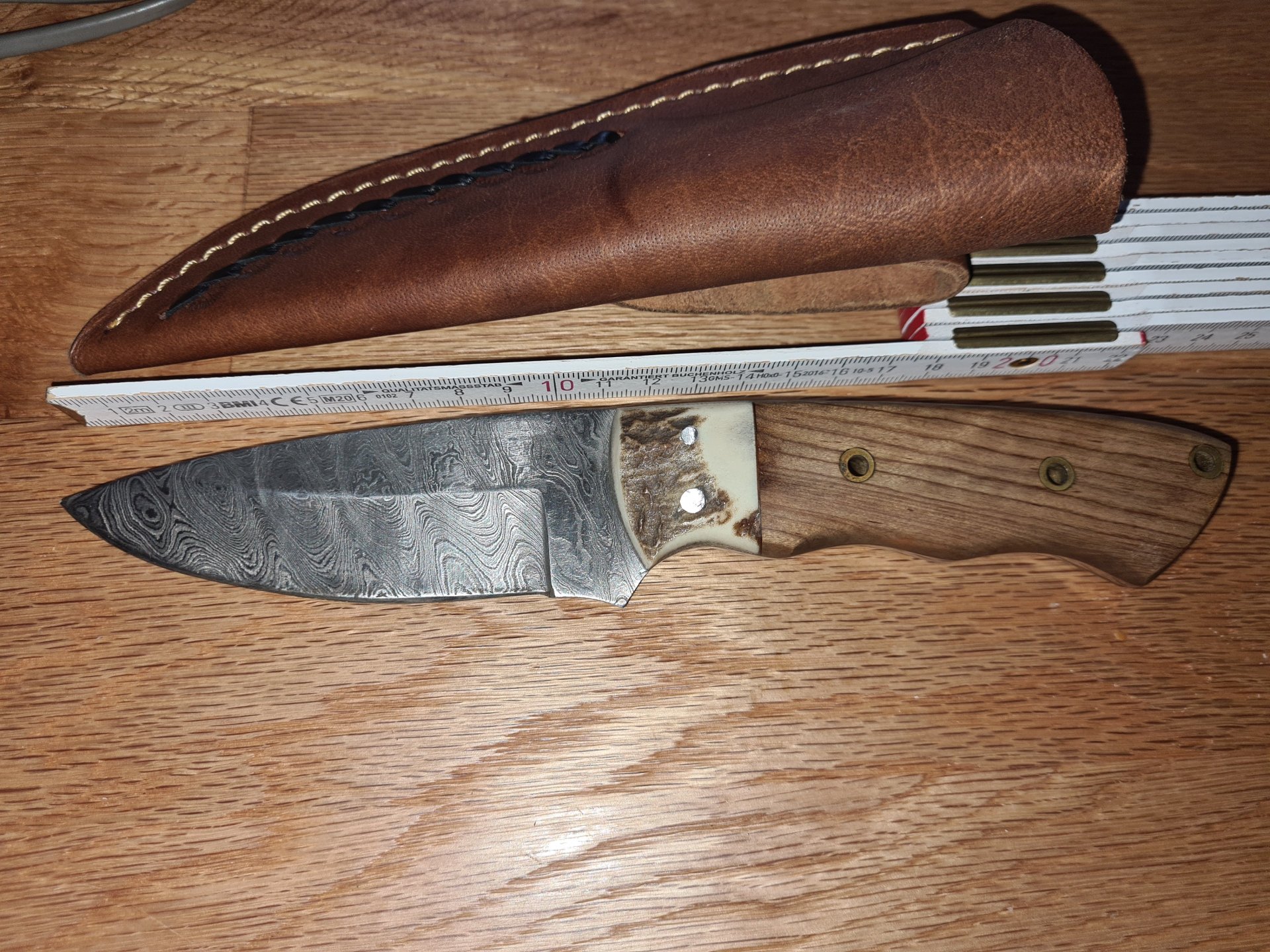 Damastmesser in Lederscheide – Bild 4