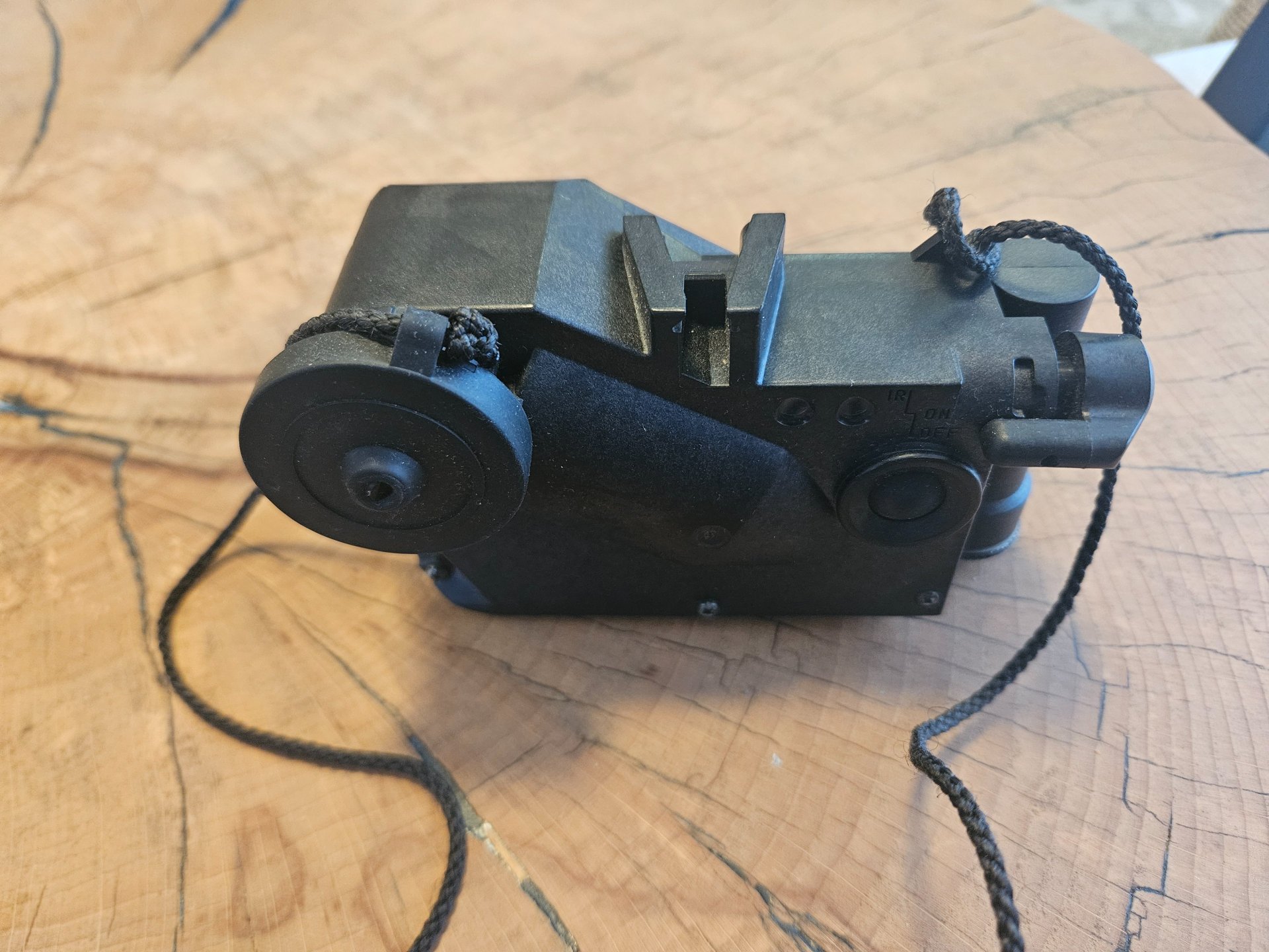Thales Angénieux LUCIE Nachtsichtgerät – Headmount, Magnifier, Tasche & Originalhandbuch – Bild 5