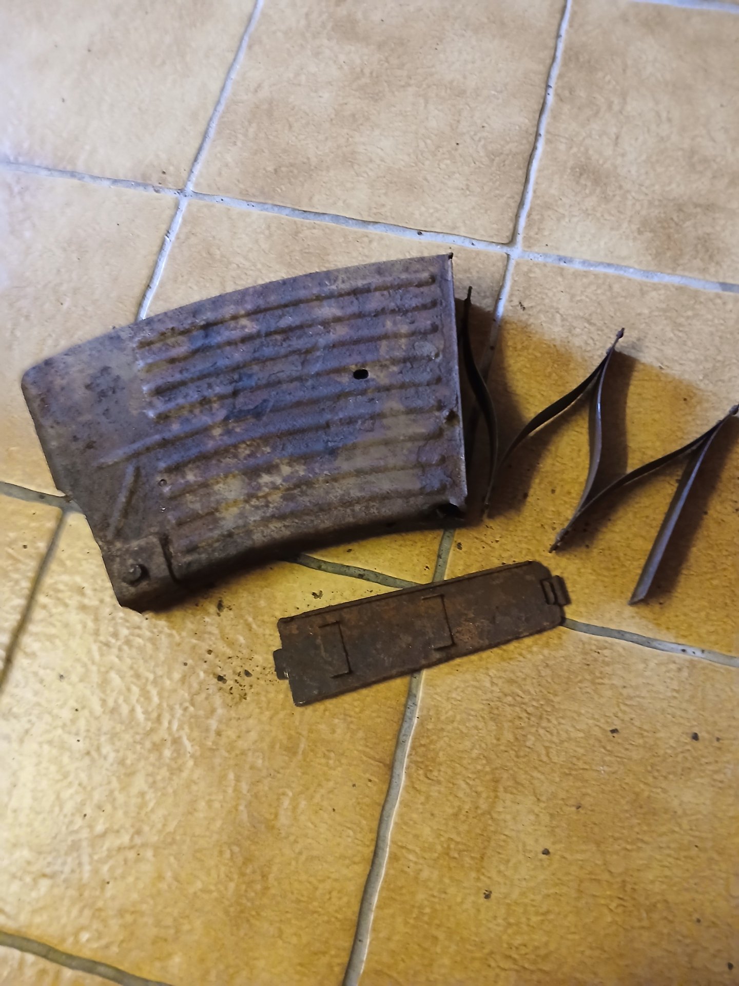 Bodenfund 2 cm Flak 30/38 Magazin – Bild 2