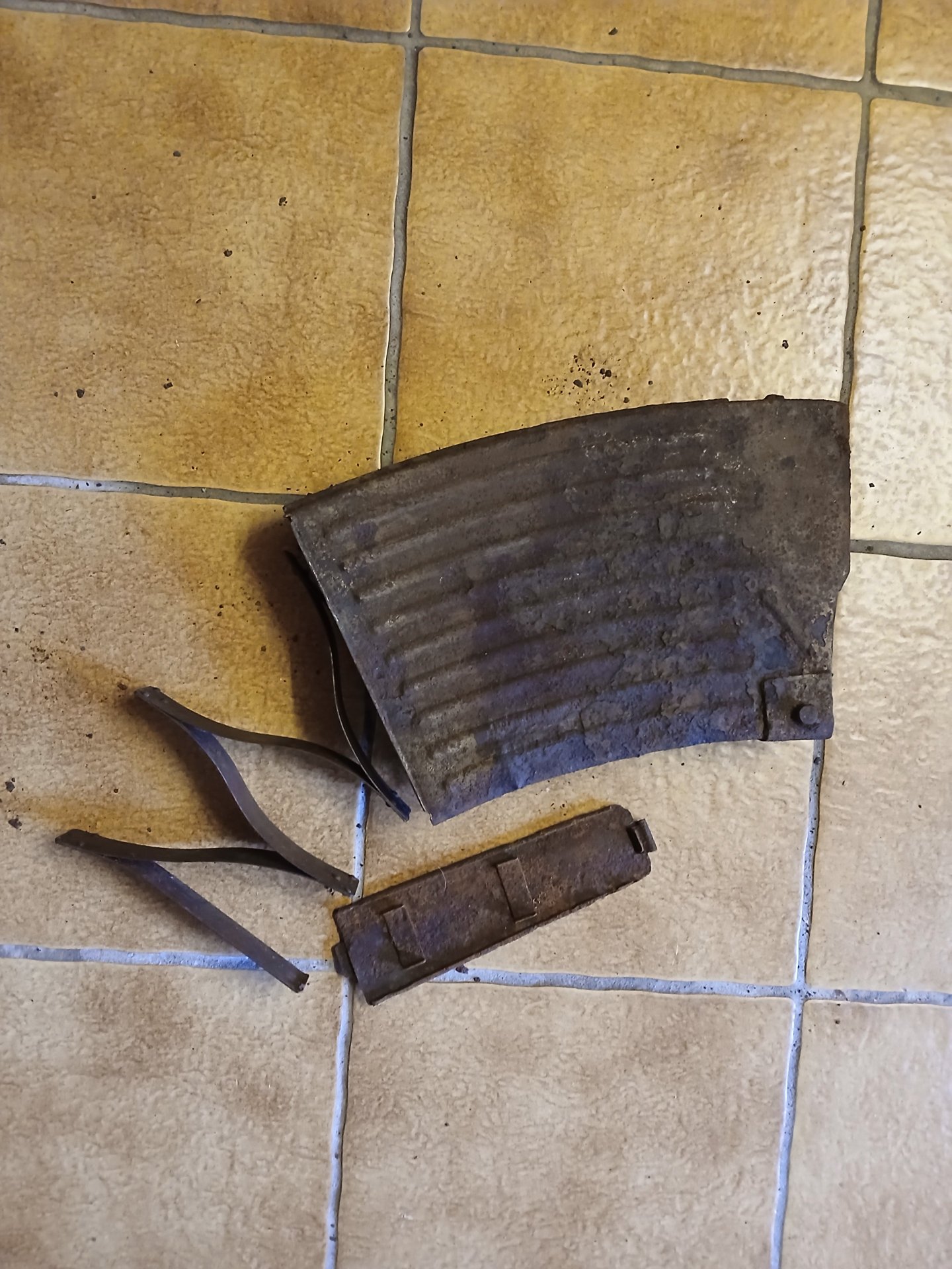 Bodenfund 2 cm Flak 30/38 Magazin – Bild 1