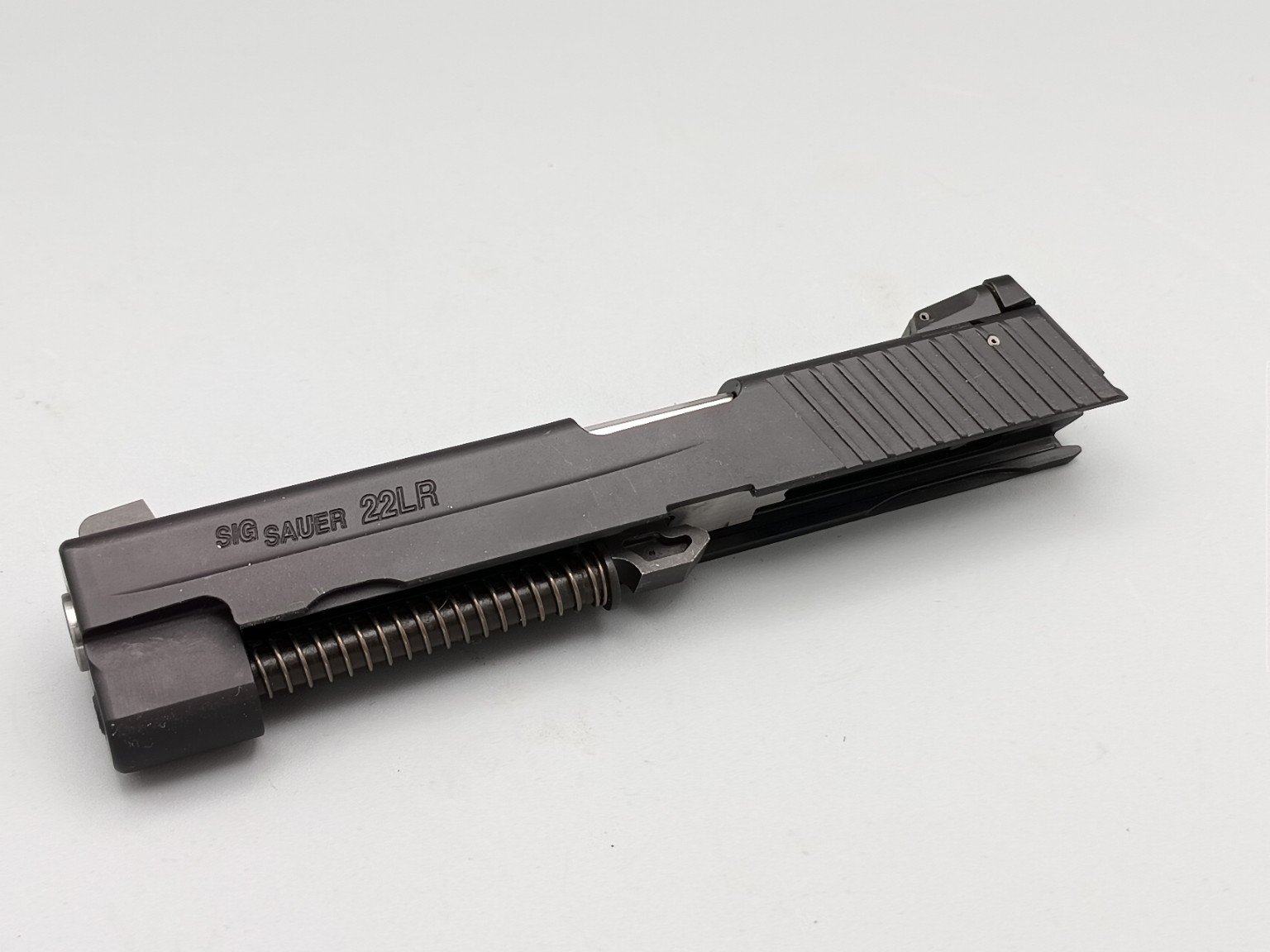 SIG Sauer P226 Wechselsystem – Kaliber .22 l.r. im Originalkoffer – Bild 2