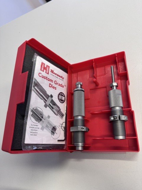 Hornady Matrizensatz 8x60 S und 50 Hülsen – Bild 1