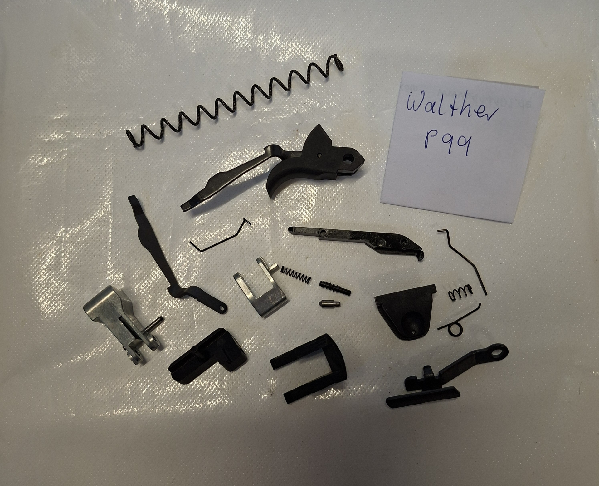 Kleinteile Konvolt PTB Walther P 99 – Bild 1