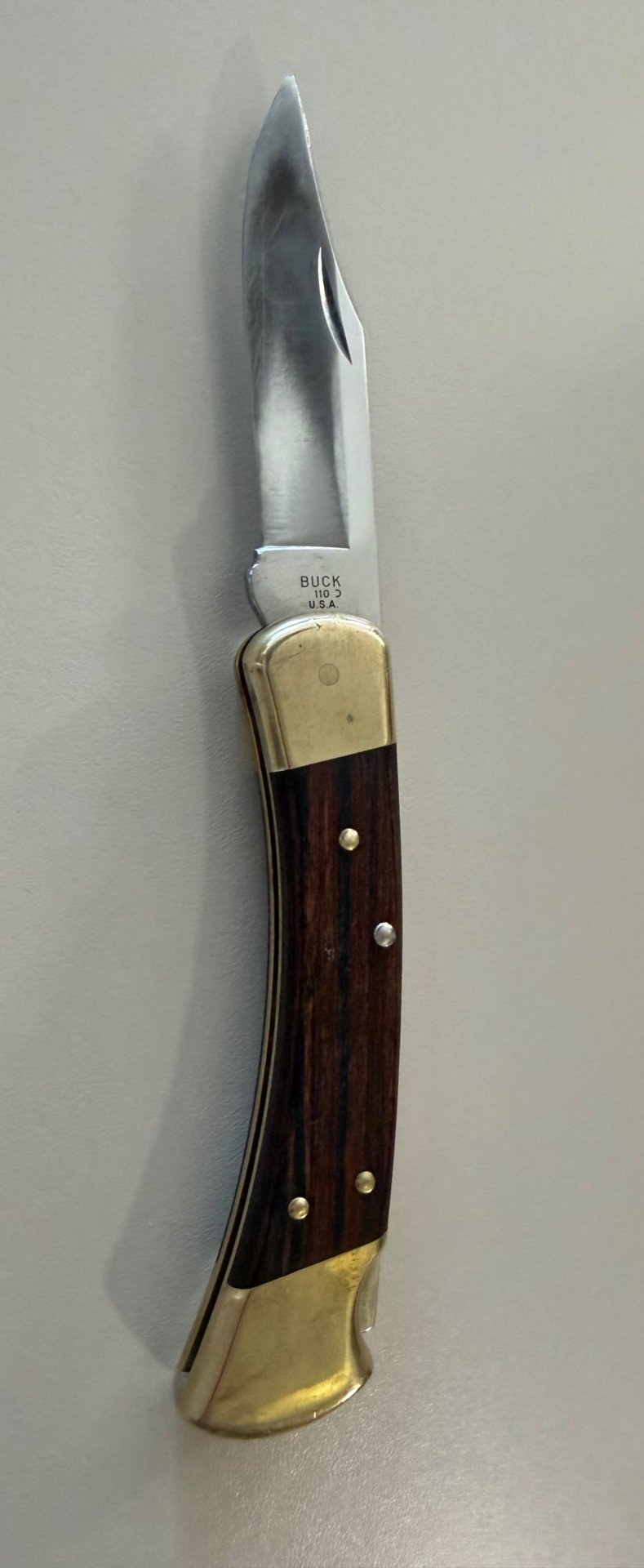 Vintage: Buck 110 Folding Hunter Taschenmesser (Herstellungsjahr 1996) inkl. Lederscheide – Bild 4