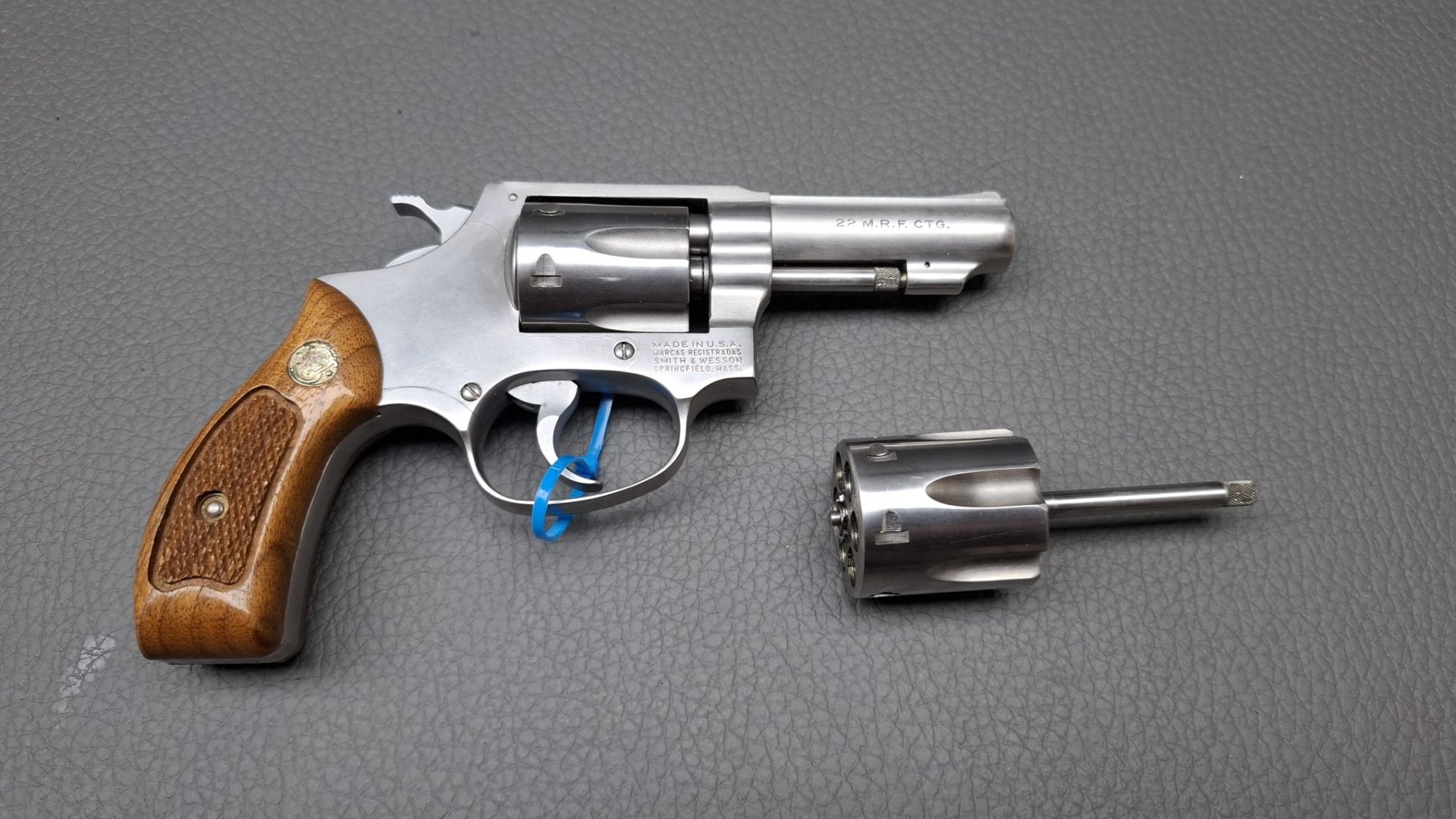 Smith & Wesson 650 Stainless Revolver .22WinMag mit Wechseltrommel 22lR Top für Sammler Fallenjagd – Bild 1