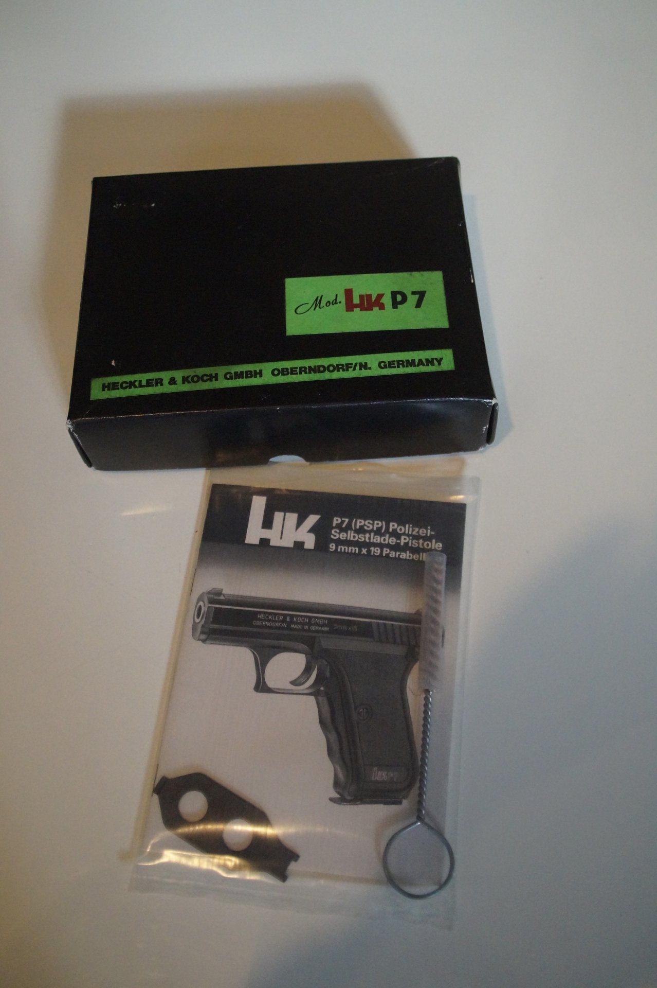 originaler Karton der Heckler & Koch P7 – Bild 1