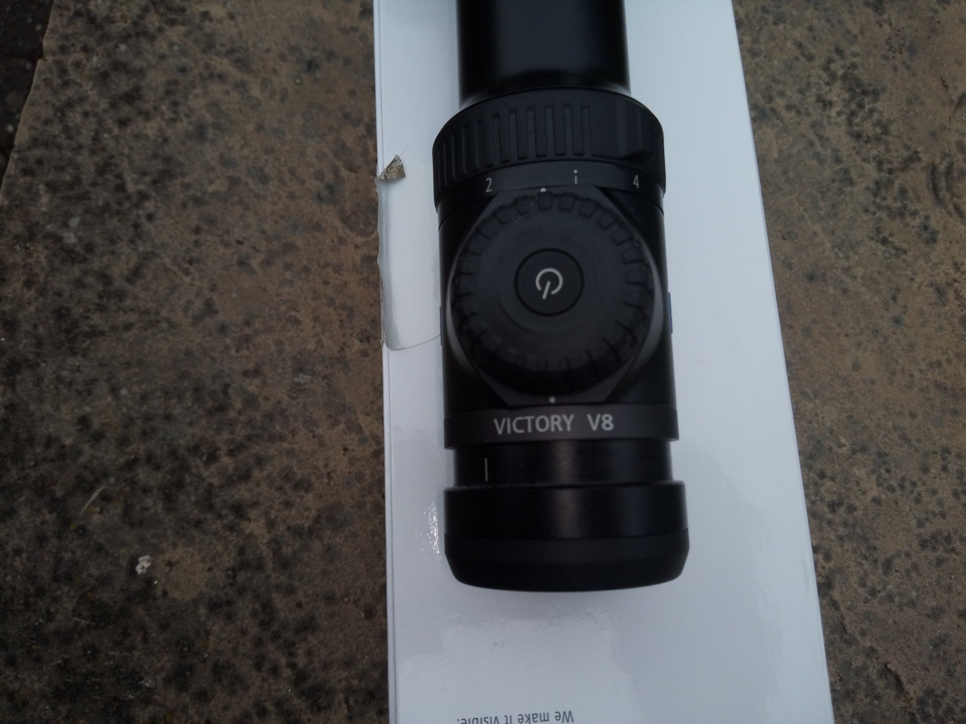 Zeiss Victory V8 1,1 -8x30 M Leuchtabsehen 54, Henneberger Montage, Flip-up-Cover – Bild 3