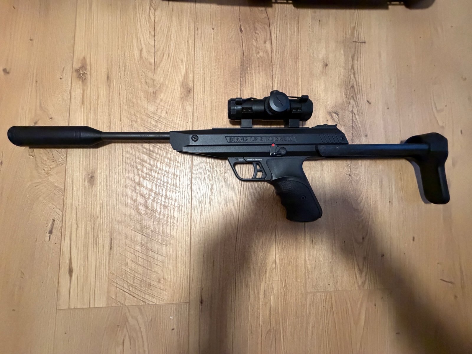 Diana LP8 Magnum Tactical + Red Dot + Koffer mit Zubehör – Bild 2