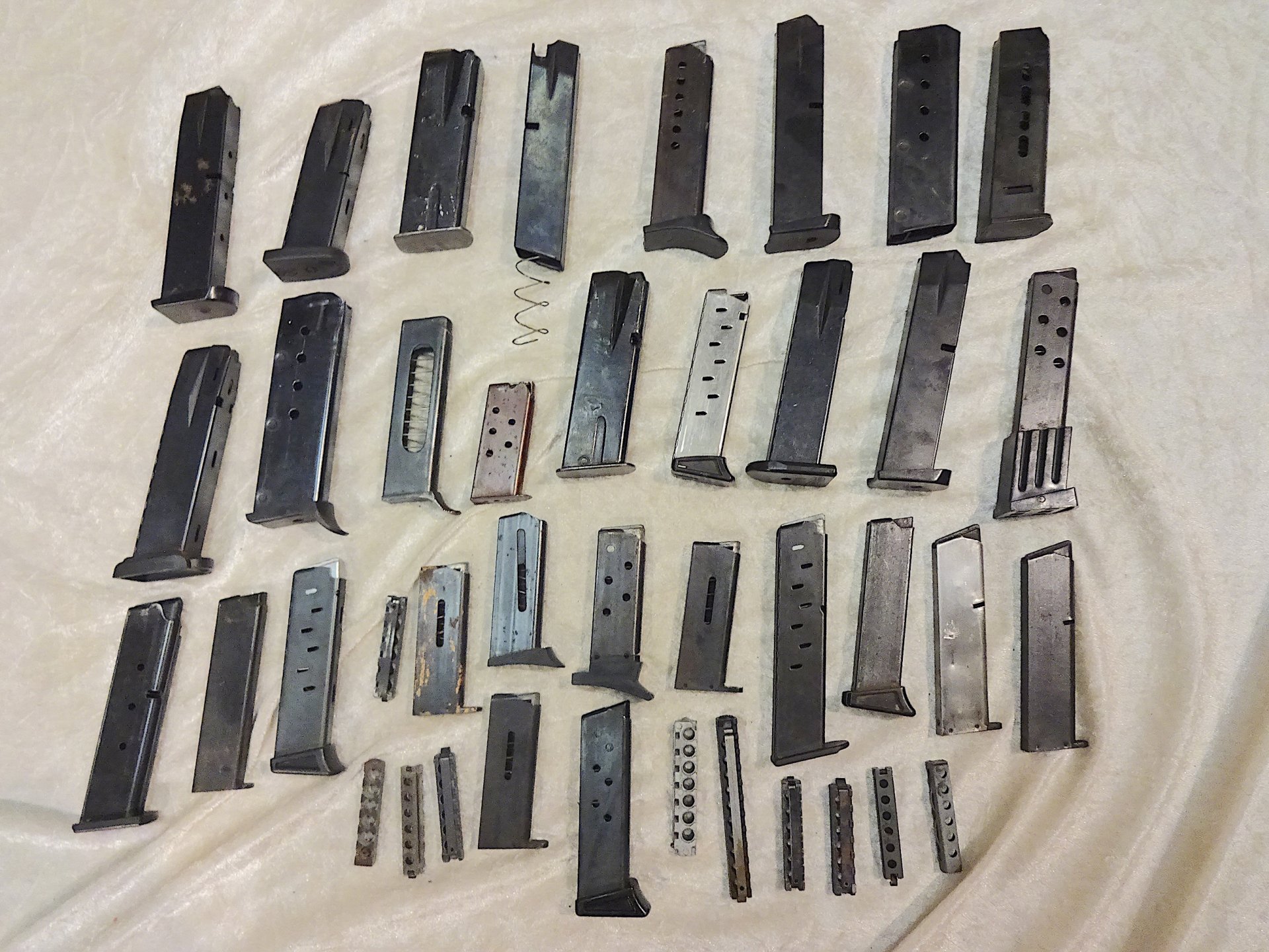 Sammlung Magazine für Gaswaffen – Bild 1