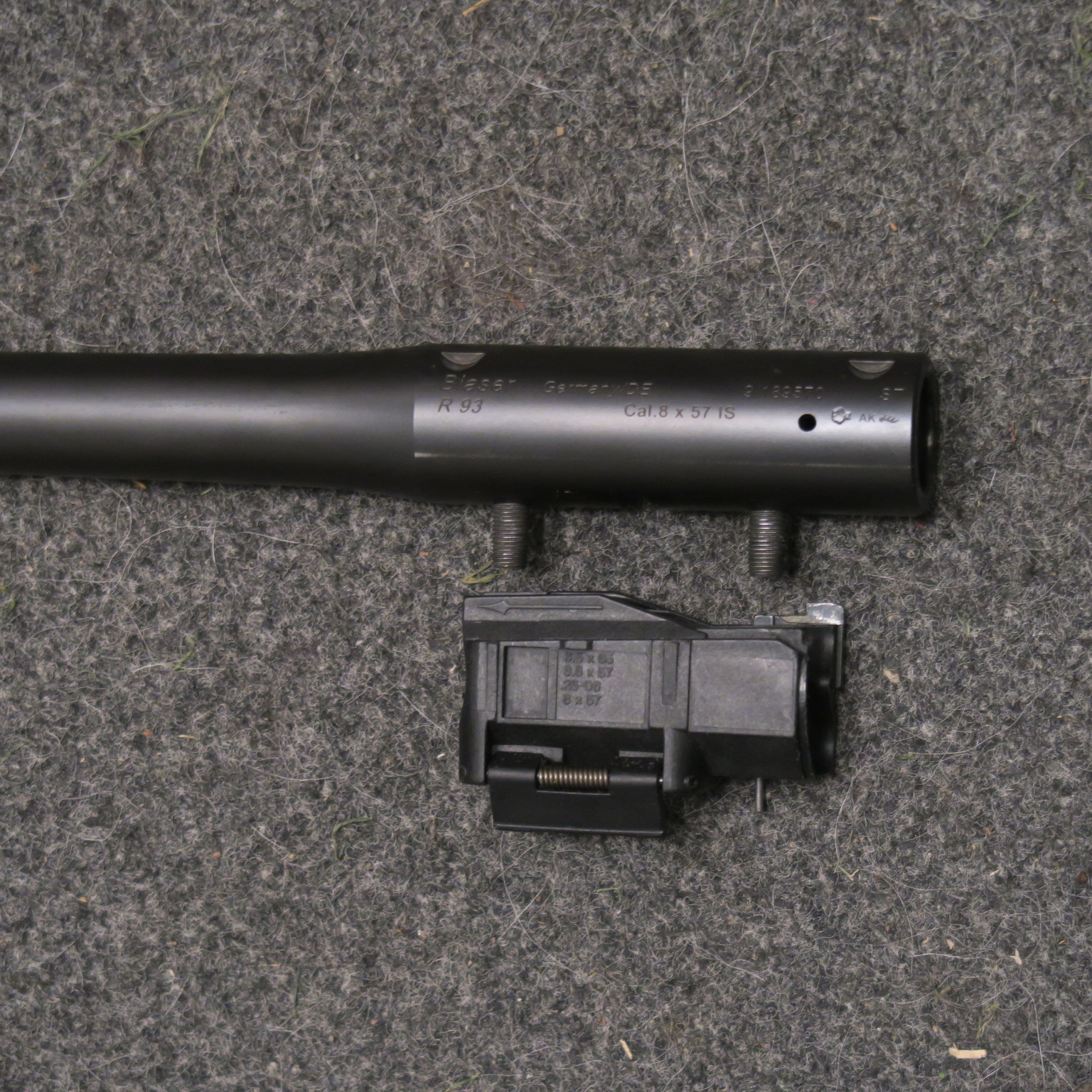 BLASER R93 8x57IS SEMIWEIGHT WECHSELLAUF mit GEWINDE M15x1 und MAGAZIN – Bild 2