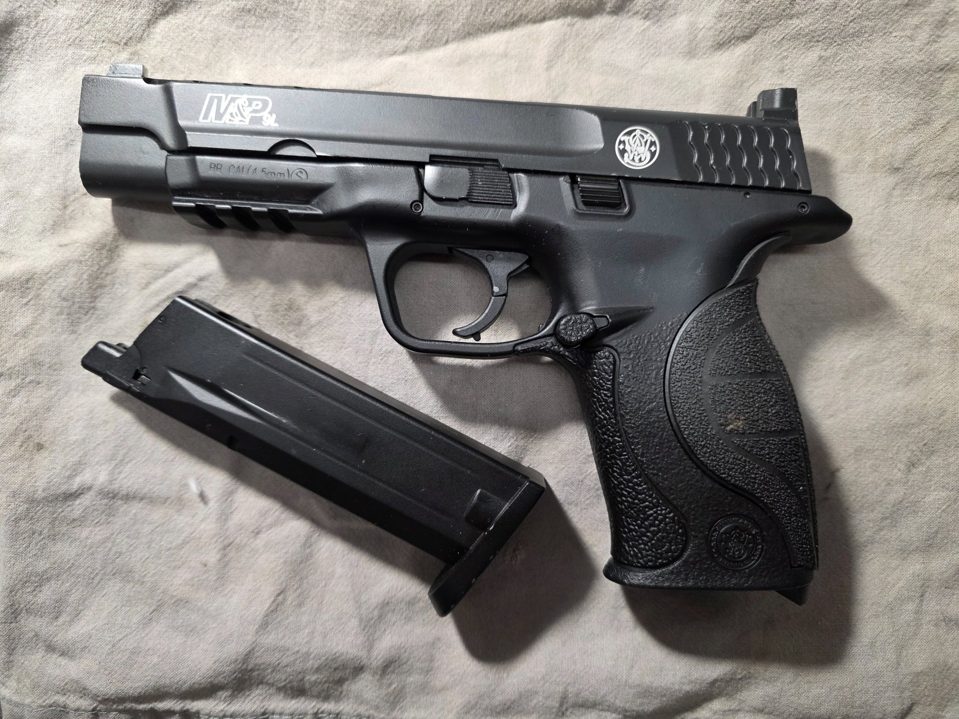 CO2 Pistole Smith & Wesson Performance Center Ported M&P9L Kaliber 4,5 mm BB – Bild 1