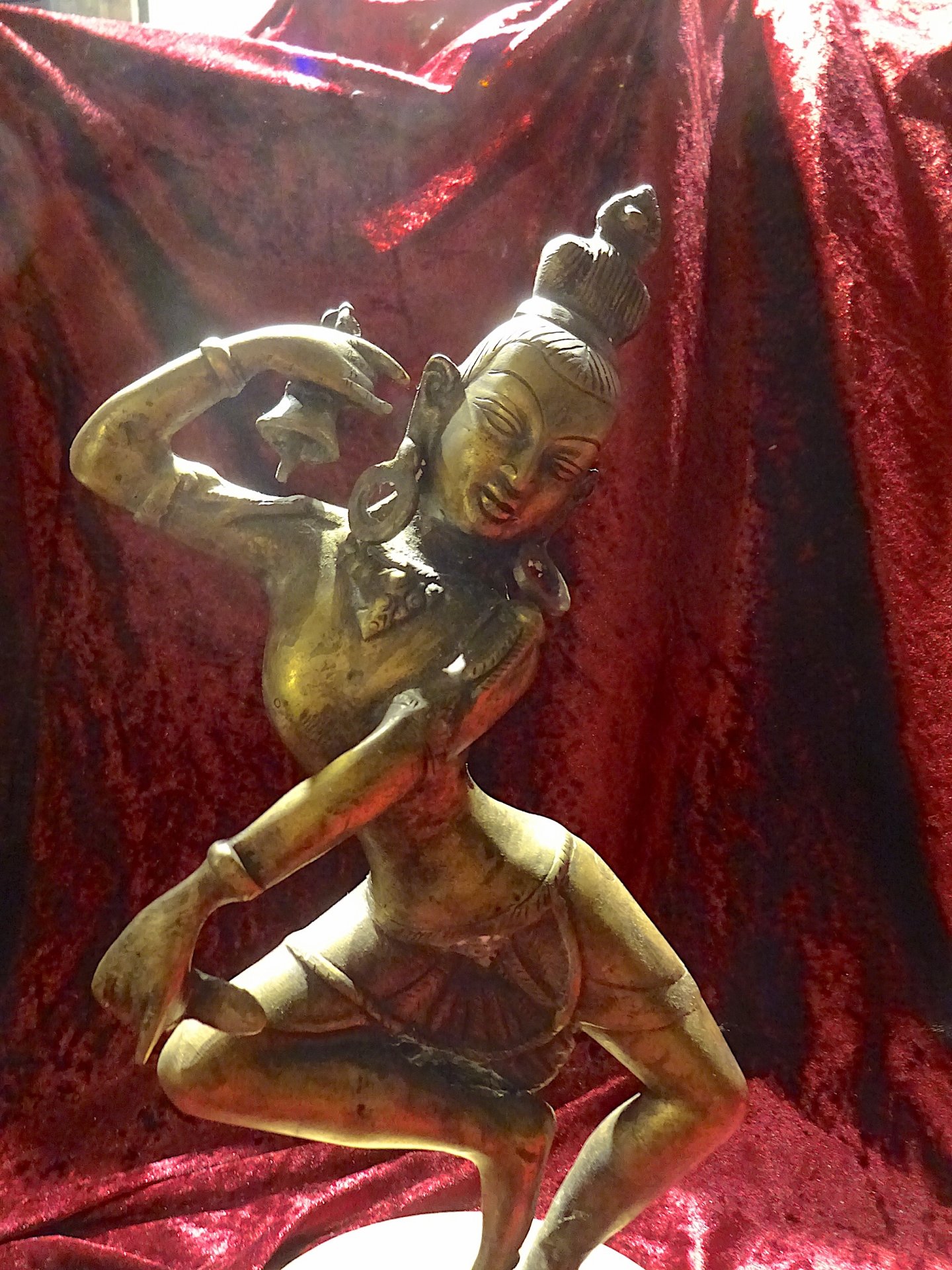 große Tempeltänzerin Messing/Bronze – Bild 4