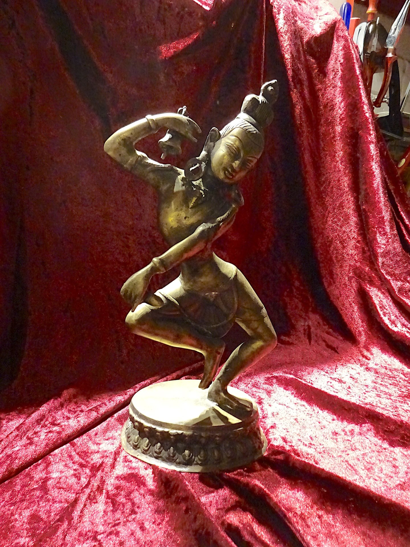große Tempeltänzerin Messing/Bronze – Bild 1