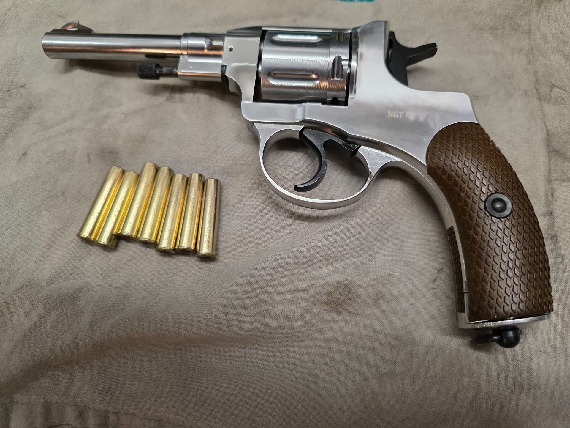 Gletcher NGT Nagant CO2 Revolver 4,5 mm BB vernickelt – Bild 1