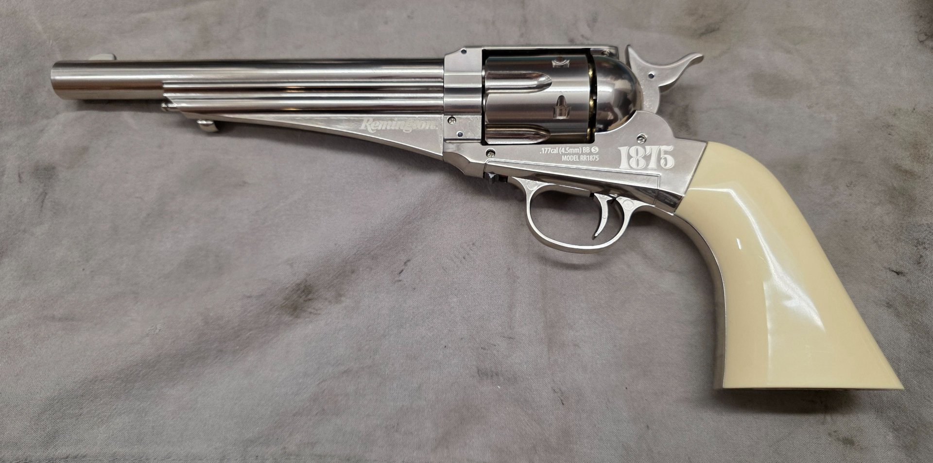 Remington 1875 Co2 Revolver 4,5mm Diabolos & Stahl BBs im Plinking-Set – Bild 2
