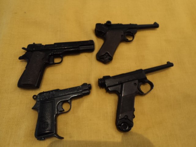 4 Miniatur Modellwaffen P08 ,Colt, Nambu, Beretta – Bild 2