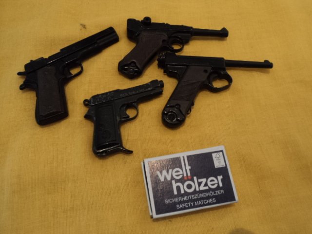4 Miniatur Modellwaffen P08 ,Colt, Nambu, Beretta – Bild 3