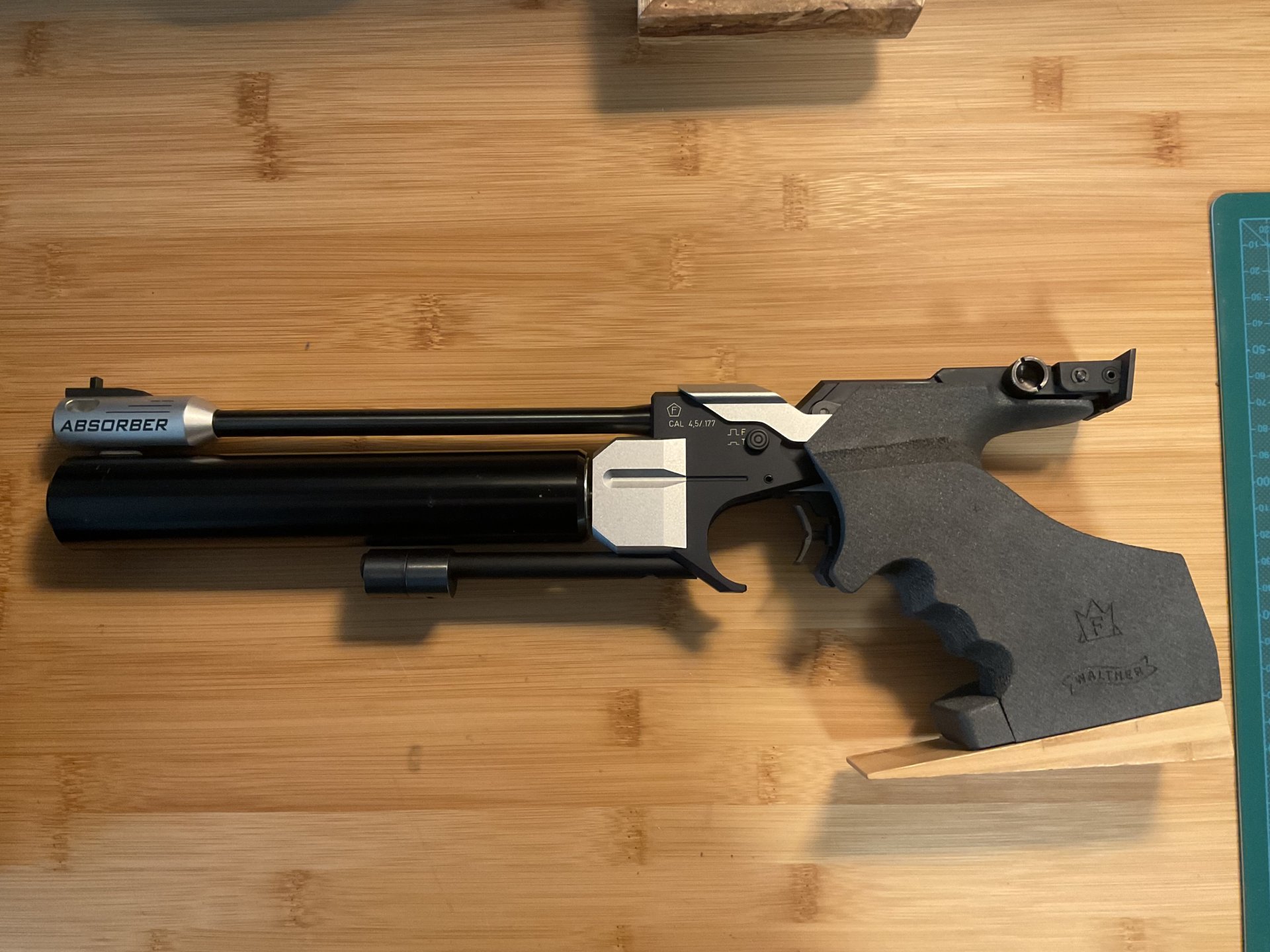 Walther LP 300 XT mit 2 Kartuschen – Bild 4
