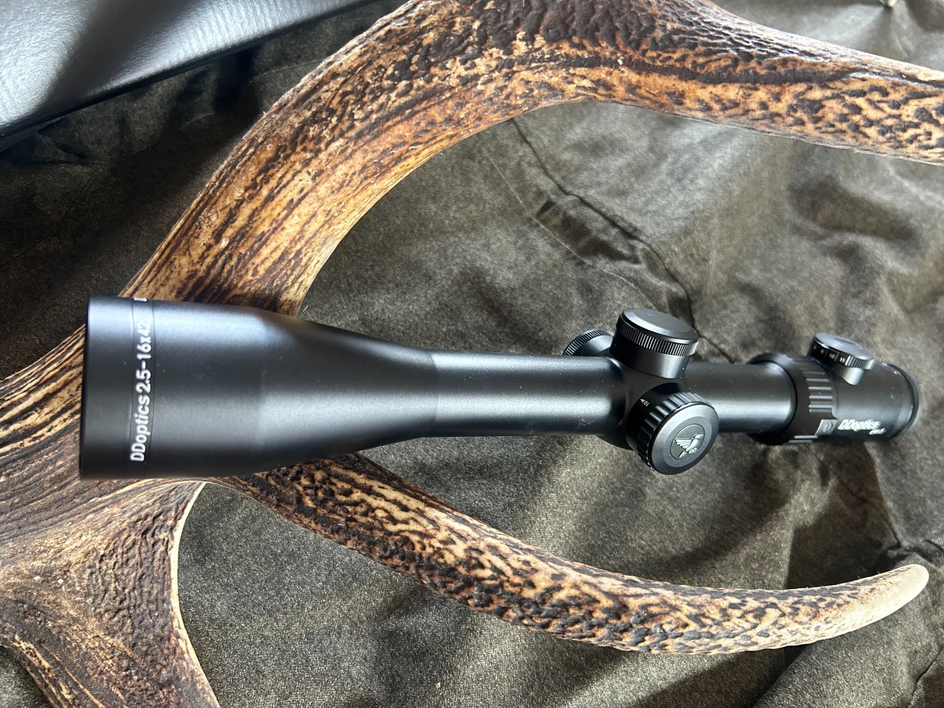 DD optics Nachtfalke V6, 2,5-16x42, Gen. 3, 4N, MRAD, iFibre, NEU OVP – Bild 3