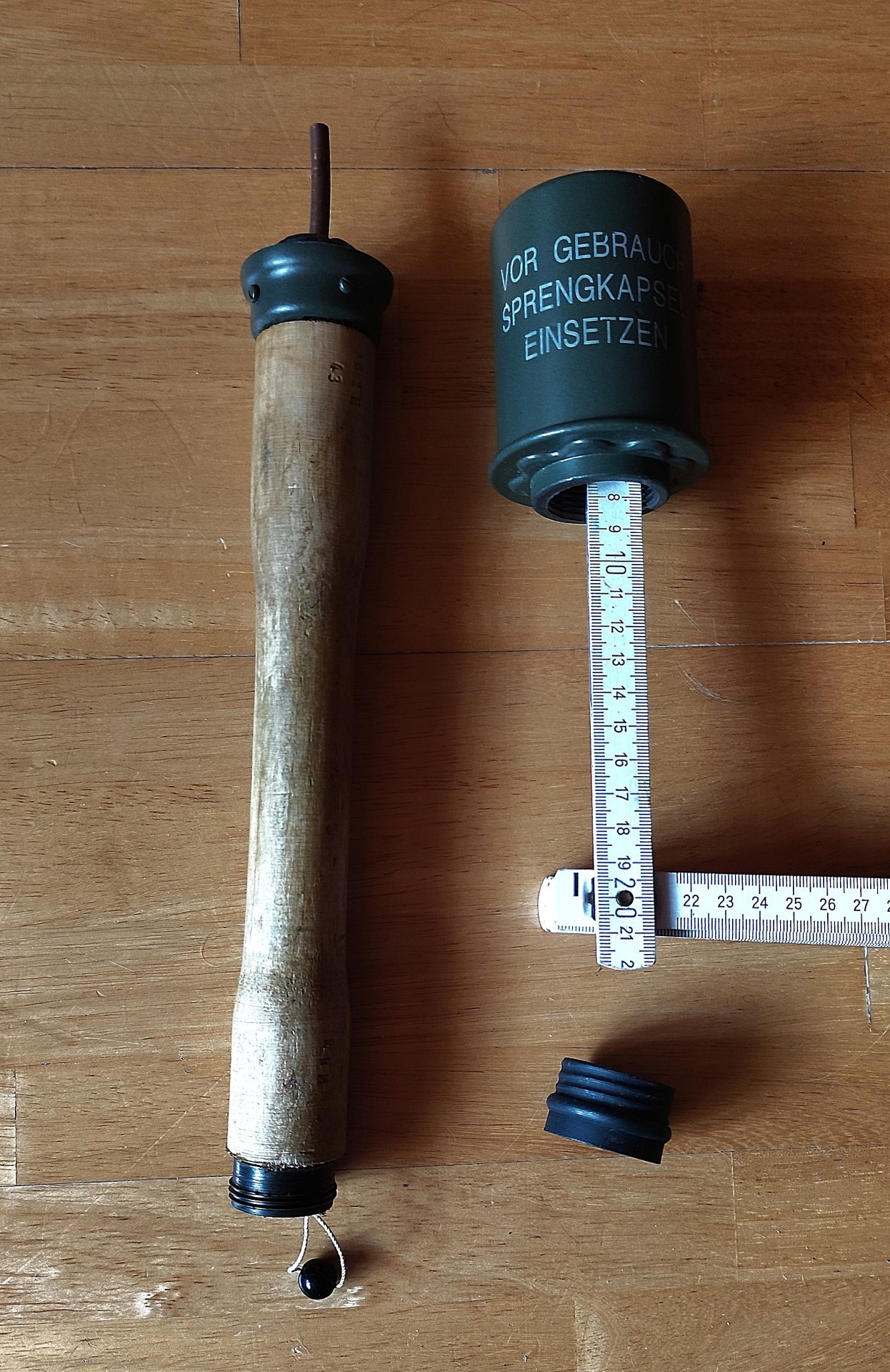 Deko deutsche Stielhandgranate M24 2.WK NVA Sammlermodell - inert – Bild 2