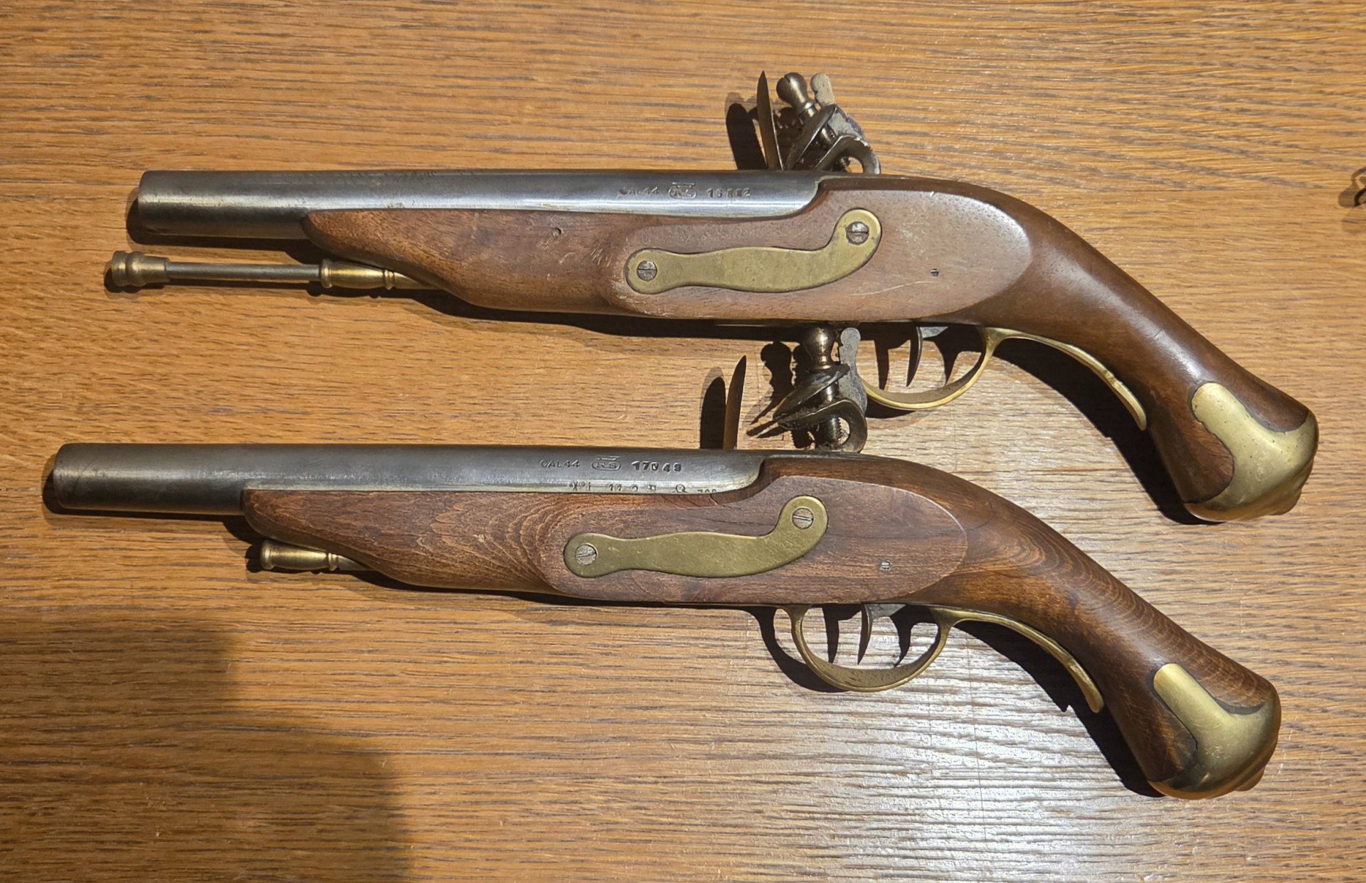 Zwei Steinschloßpistolen cal.44 – Bild 2