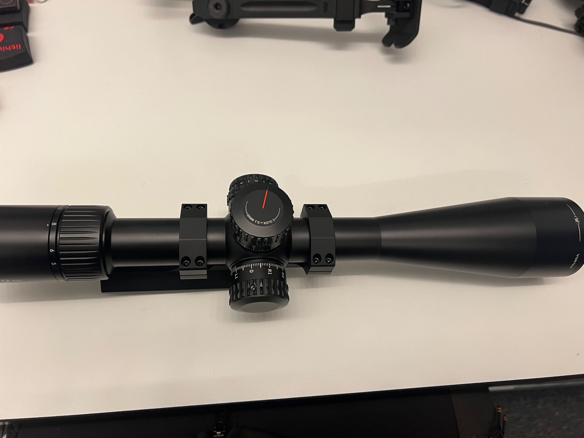 VORTEX Viper PST Gen II 5-25x50 MOA FFP incl. Montage – Bild 1
