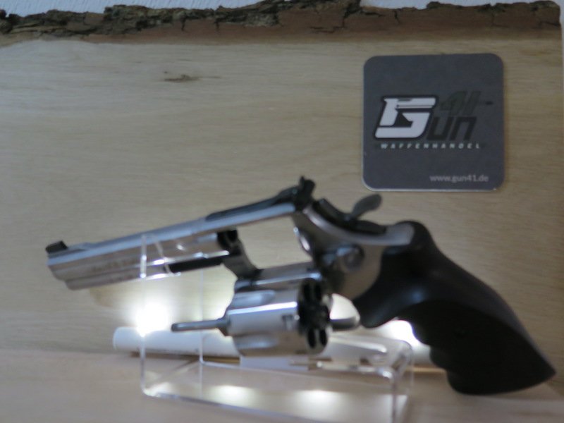Smith & Wesson Revolver 686-4 Target Champion Deluxe, .357 Mag. mit NIL Griff, im großen S&W Koffer – Bild 3