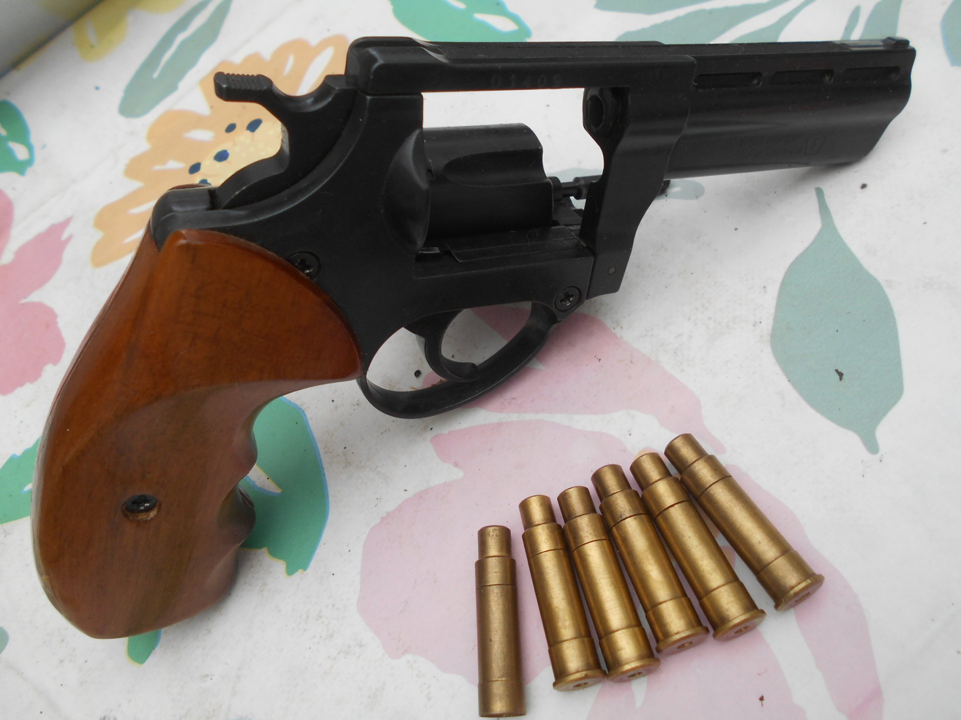 Alter Luftdruckrevolver ,ME 38 Magnum 4,5D, Kal.4,5mm Dia., incl. Patronen – Bild 1
