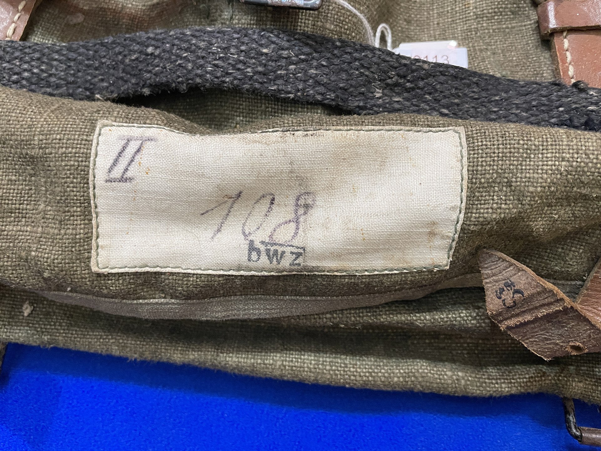 Wehrmacht > Pferdegasmaske 41 mit Tasche – Bild 2
