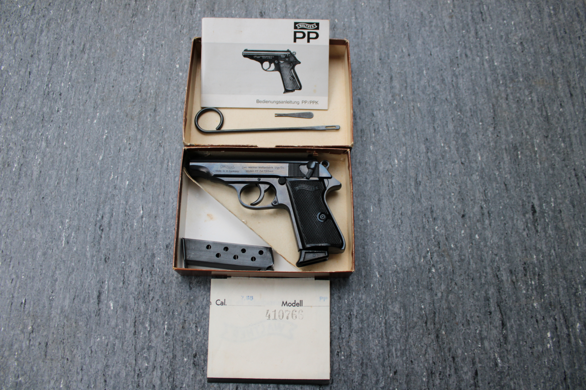 Walther PP Pistole 7,65 mm Browning Originalkarton mit Anschussscheibe – Bild 1