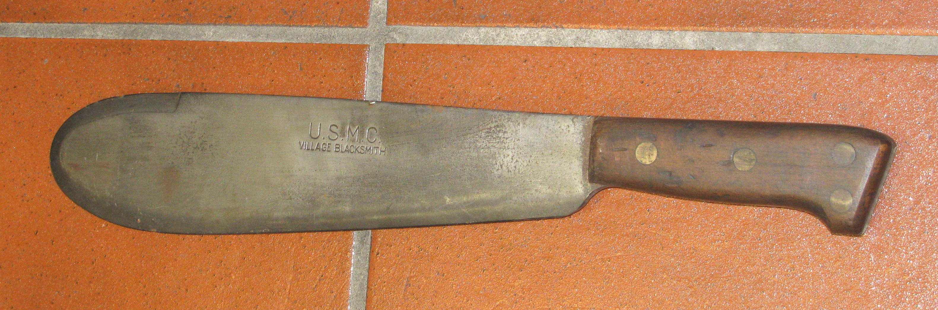 Eine Machete, eine USMC Hospital Corpsman Bolo Knife – Bild 1
