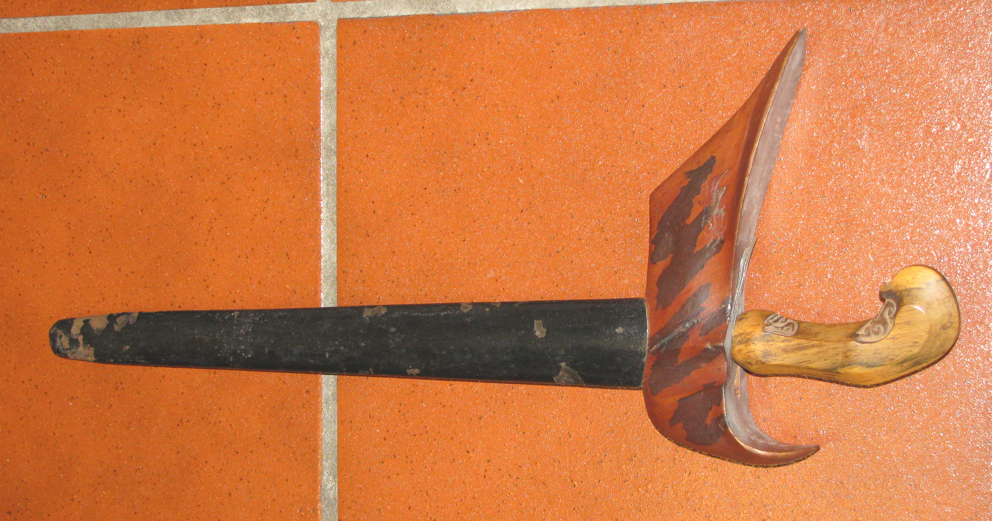Ein Kris (auch Kriss oder indonesisch / malaiisch Keris ), ursprünglich aus Java – Bild 3