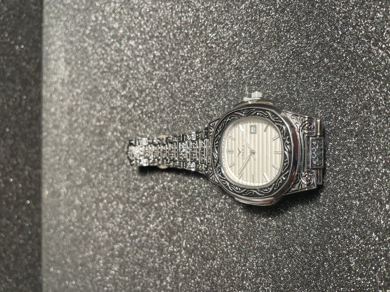 Onola Quarzuhr mit strukturiertem Gehäuse und strukturiertem Metallarmband – Bild 3