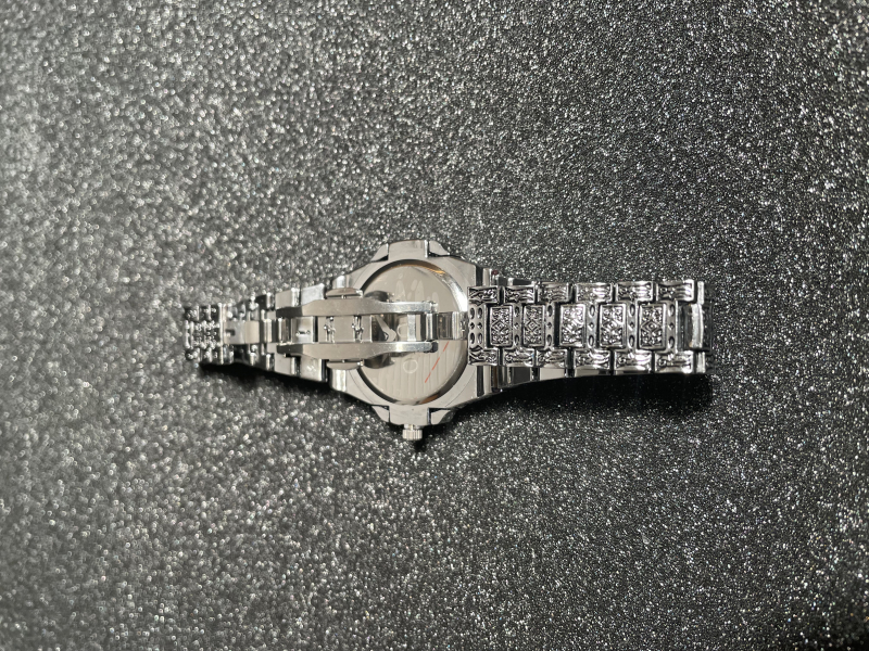 Onola Quarzuhr mit strukturiertem Gehäuse und strukturiertem Metallarmband – Bild 2