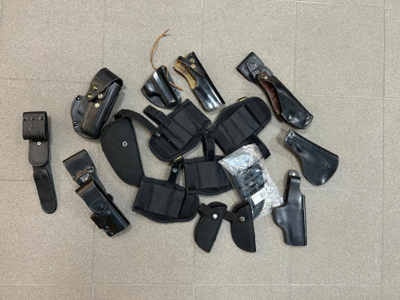 Konvolut Holster für Pistolen, Revolver - 32 Stk. – Bild 2