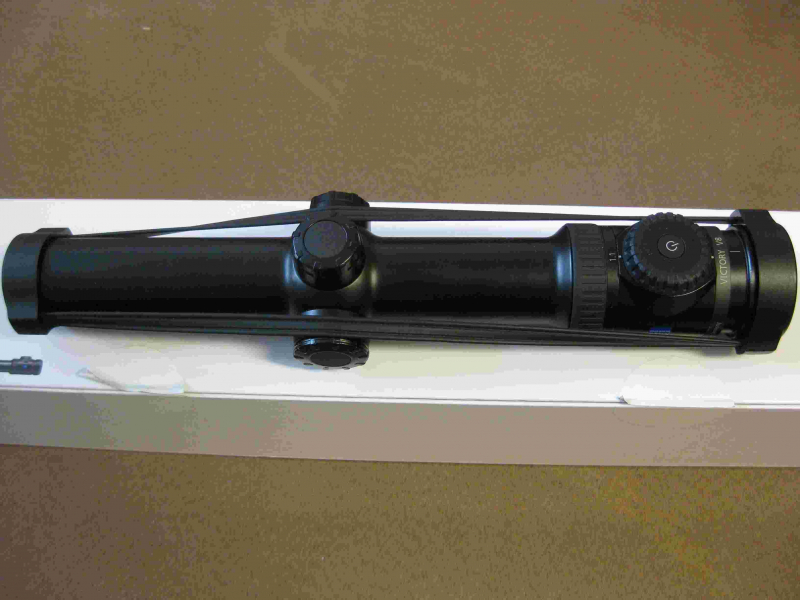Zeiss V8 1.1-8 x 30 mit Schiene – Bild 4