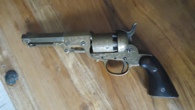 Alter schwerer Dekomodell - Revolver (aus Messing mit Holzgriffschalen) nach Vorbild eines Navy 1851 – Bild 2
