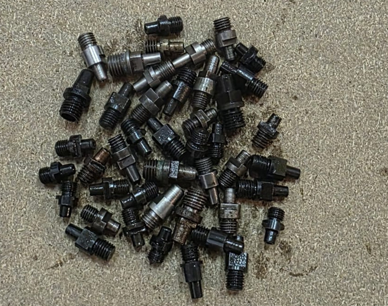 ***Konvolut 2 Pistons *** – Bild 2