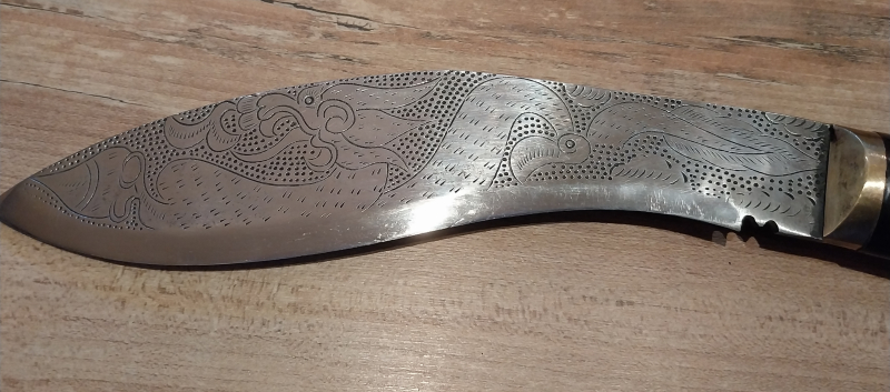 Antikes/Traditionelles nepalesisches Kukri-Messer – Kunstvoll verzierte Hornscheide & Klinge – obrázek 5