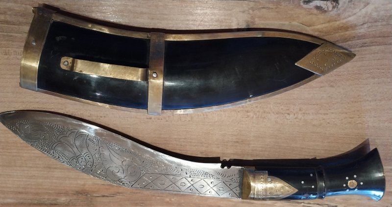 Antikes/Traditionelles nepalesisches Kukri-Messer – Kunstvoll verzierte Hornscheide & Klinge – obrázek 4