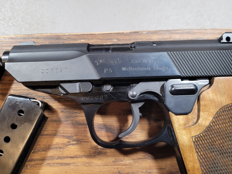 Walther P5 Pistole 9x19 Holzgriffschalen Magazine – kuva 2