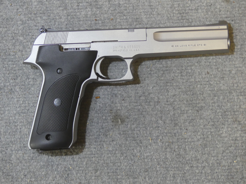 Pistole Smith & Wesson Model 2206 – zdjęcie 2