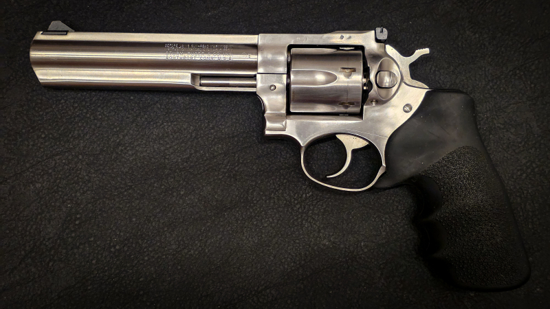 Revolver Ruger GP100 | .357 Magnum | 6" Lauf | Edelstahl | Hogue Griff | Bestzustand | Originalbox – Bild 2