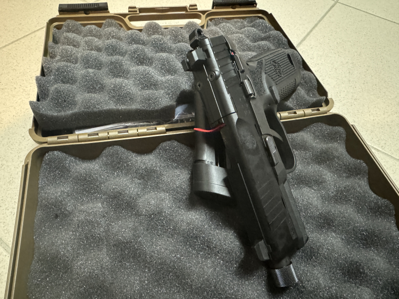 FN 502 T .22lr BLK 1X15 Magazin +1X10 Magazin – Bild 3
