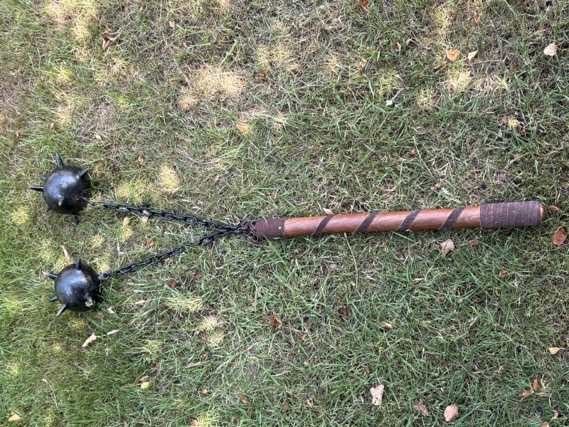 Doppel-Morgenstern / Kettenflegel mit Holzgriff – Bild 2
