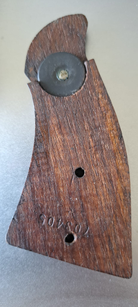 Smith & Wesson K-Rahmen, Griffschalen aus Walnussholz – Bild 4