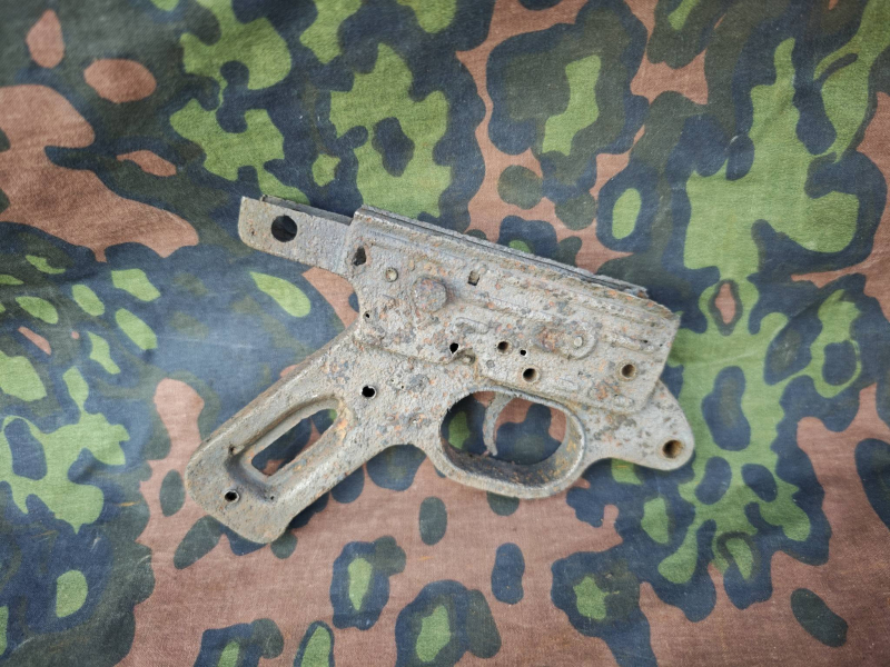STG44 Griffstück (Relikt), kein Mg34, Mp40, P08, P38 – Bild 2