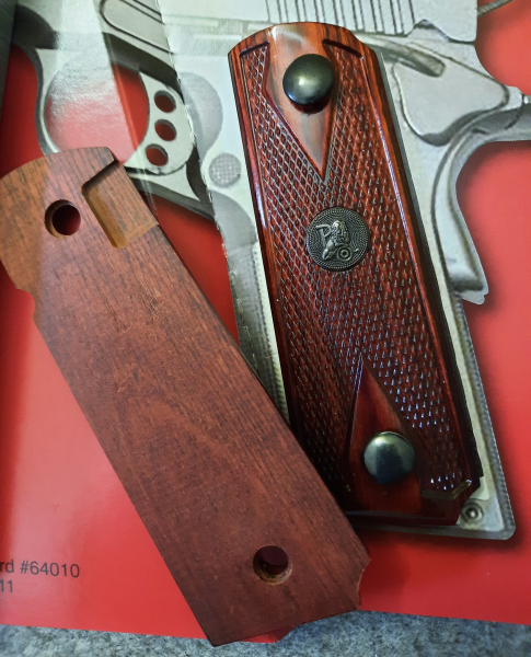Pachmayr Griffschalen für Pistole 1911'er – stampa 4