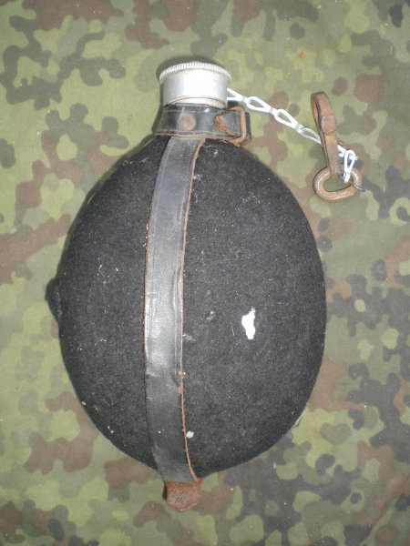Feldflasche Jugendorganisation Bezug in Schwarz – Bild 1
